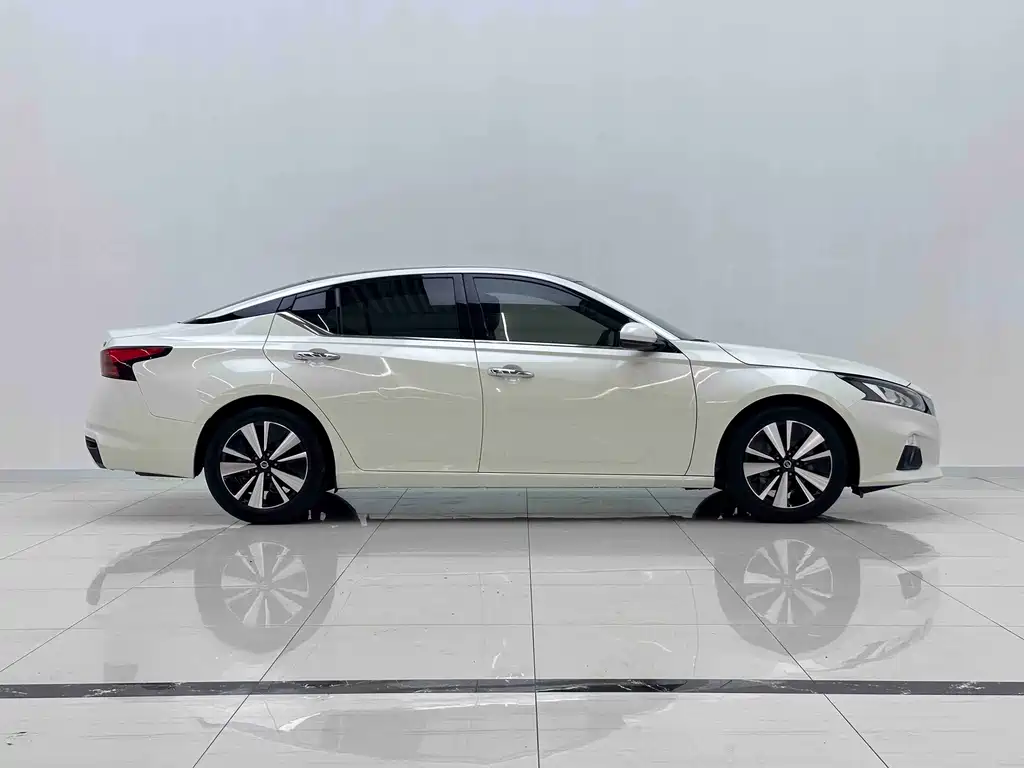 Teana 2.0 L XL Comfort