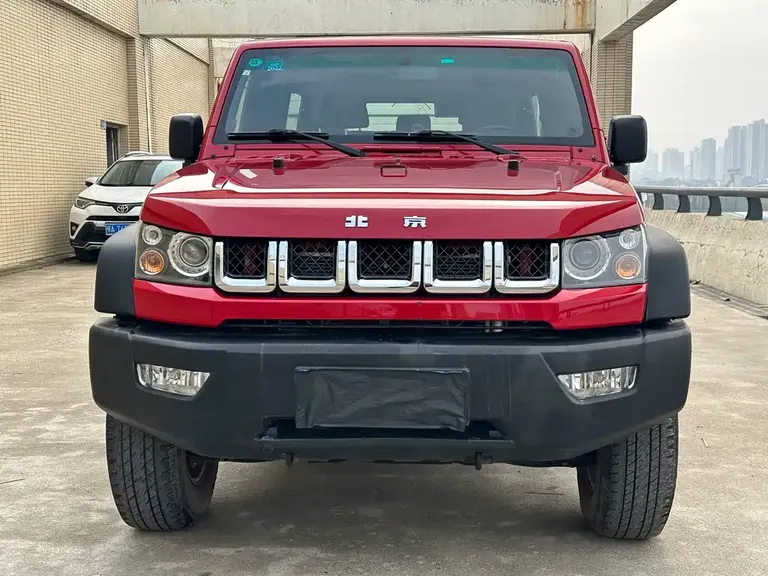 BAIC BJ40 40 L 2.0 T Manual 2 WD Luxury