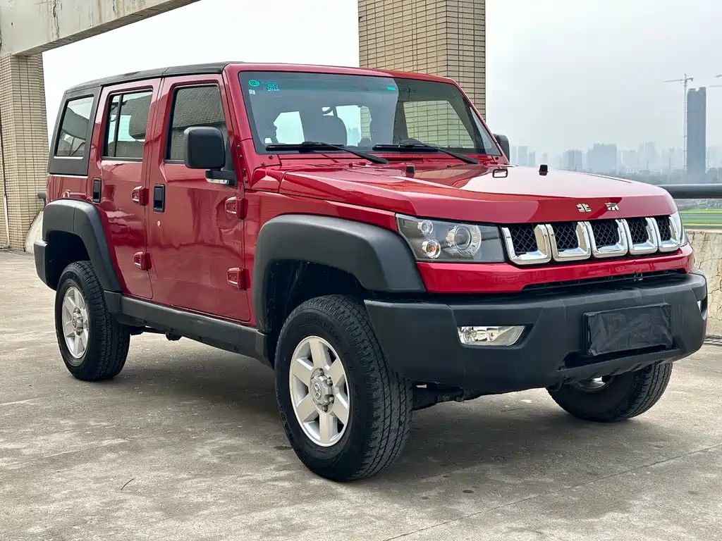 BAIC BJ40 40 L 2.0 T Manual 2 WD Luxury