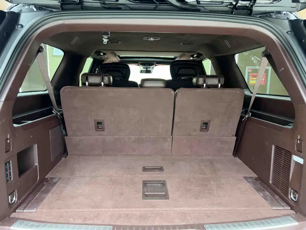 Navigator 3.5 T LWB President