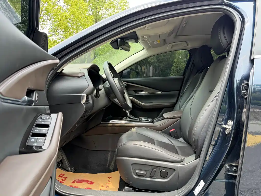 Mazda CX-30 2.0 L Auto Jiayue