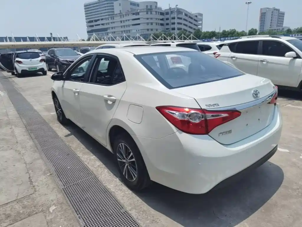 Levin 1.6 G CVT Elite