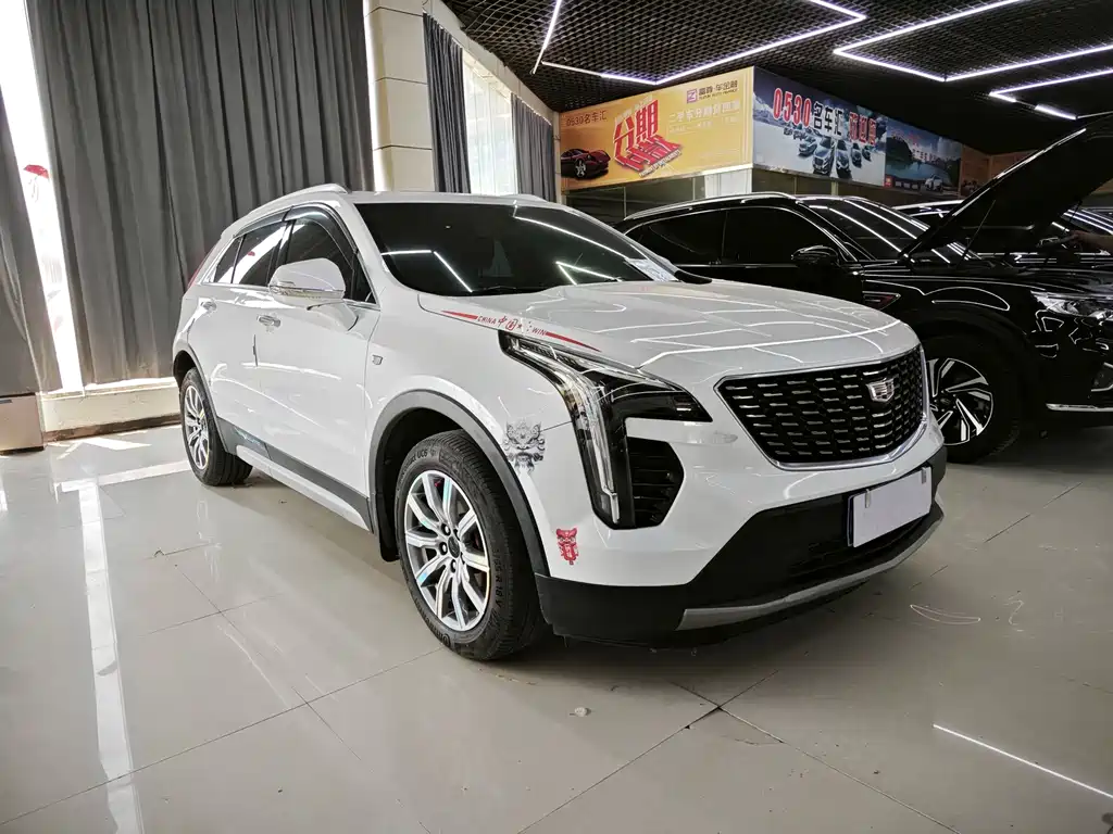 Cadillac XT4 28 T 2 WD Leading