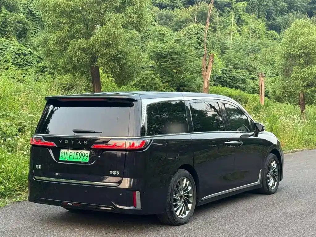 Voyah Dreamer Low Carbon Dream + Smart Enjoyment Package