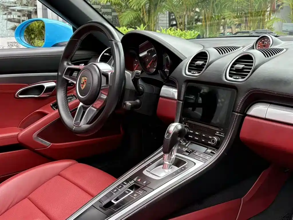 Porsche 718 Boxster 2.0 T