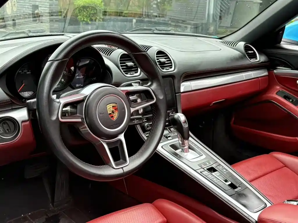 Porsche 718 Boxster 2.0 T