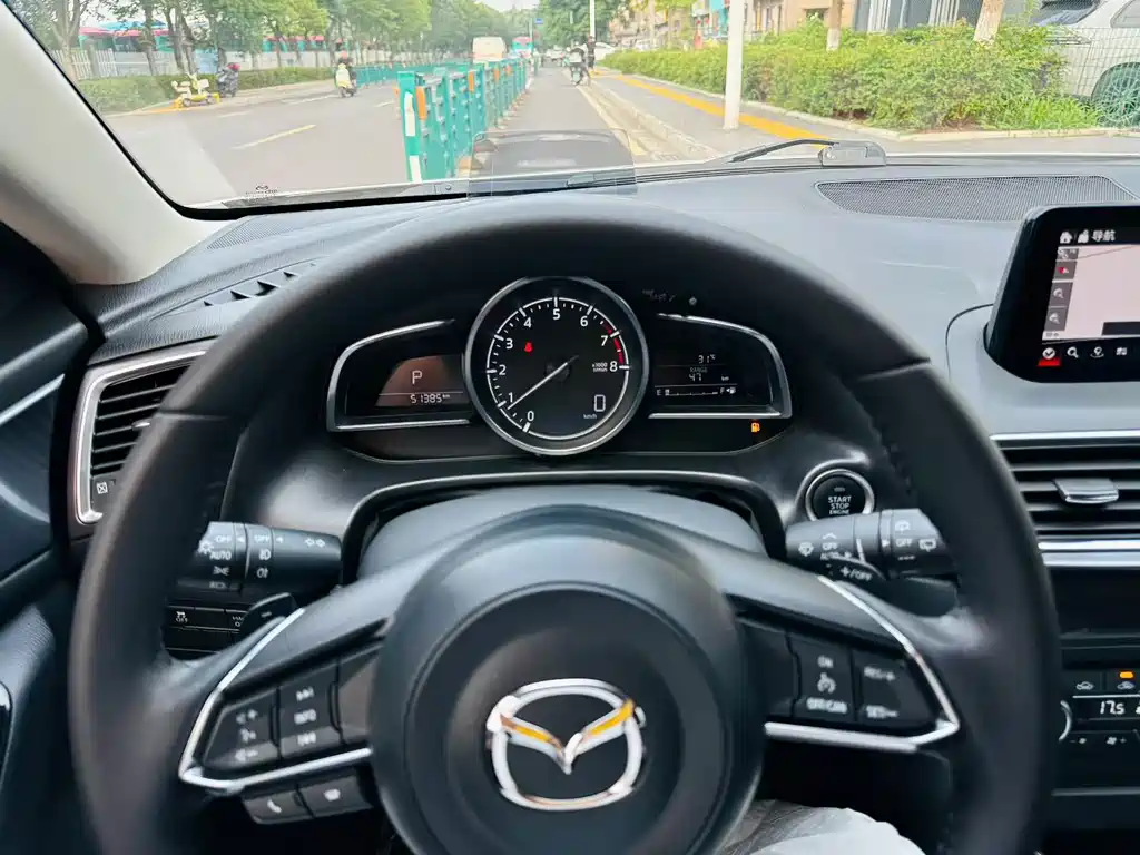 Mazda 3 Axela Hatchback 2.0 L Auto Sport CN-V