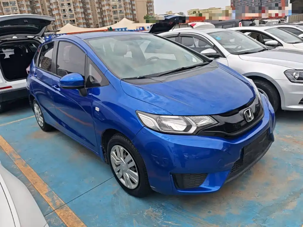Fit 1.5 L LXS CVT Comfort Sunroof