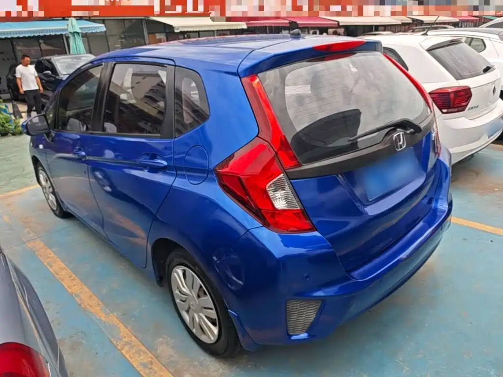 Fit 1.5 L LXS CVT Comfort Sunroof