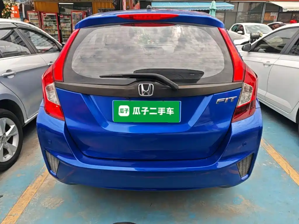 Fit 1.5 L LXS CVT Comfort Sunroof