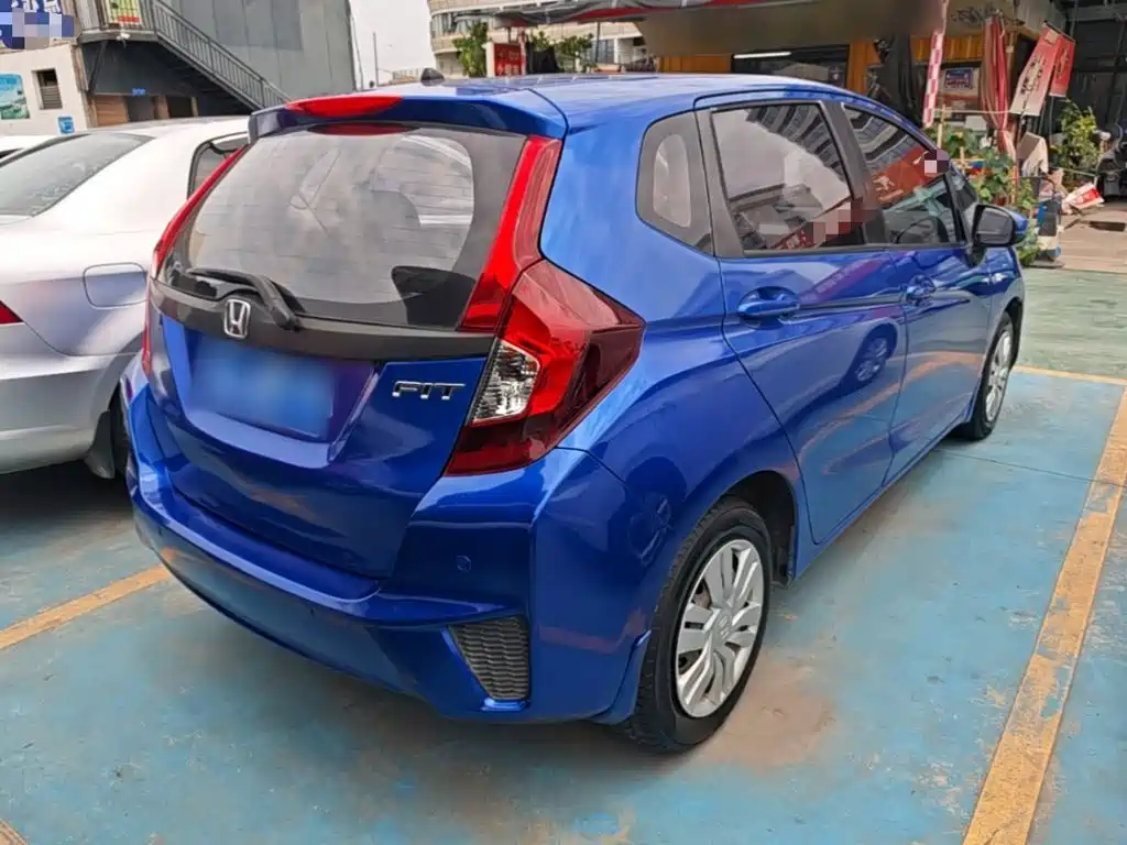 Fit 1.5 L LXS CVT Comfort Sunroof