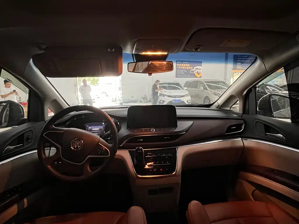 Buick GL8 Land Official Cabin 652 T Comfort