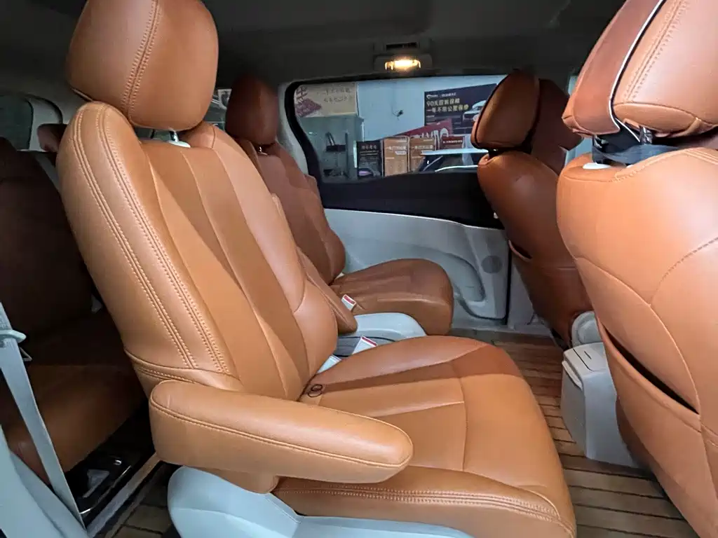 Buick GL8 Land Official Cabin 652 T Comfort