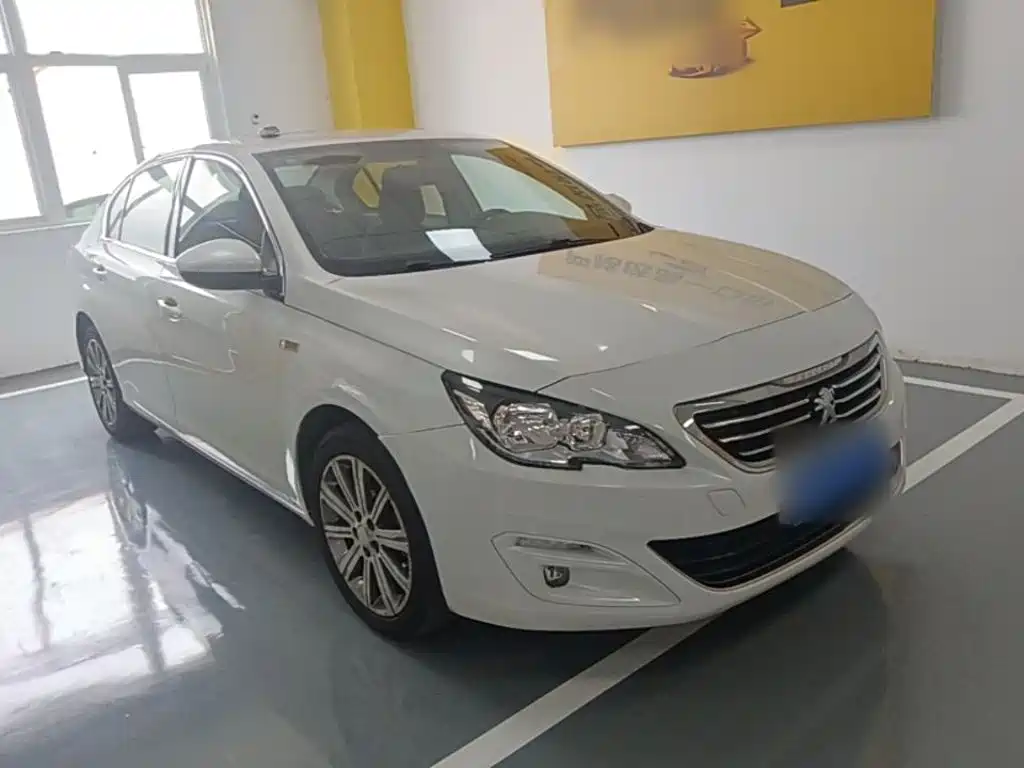 Peugeot 408 1.2 T Auto Luxury