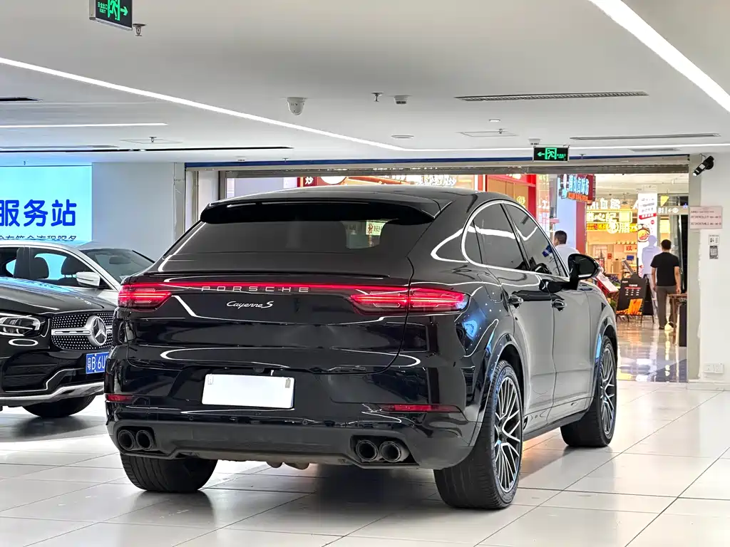 Cayenne Cayenne 2023款 Cayenne S Coupé 2.9 T 铂金版