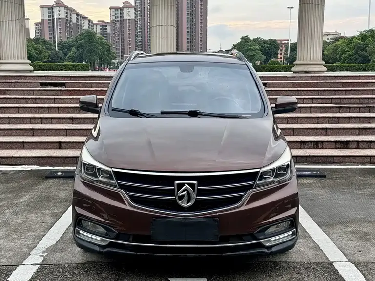 Baojun 730 1.8 L iAMT Premium 7-seat