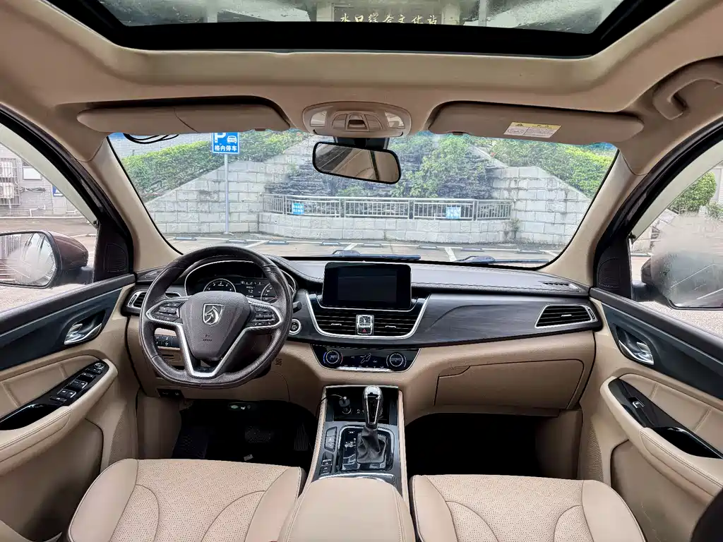 Baojun 730 1.8 L iAMT Premium 7-seat