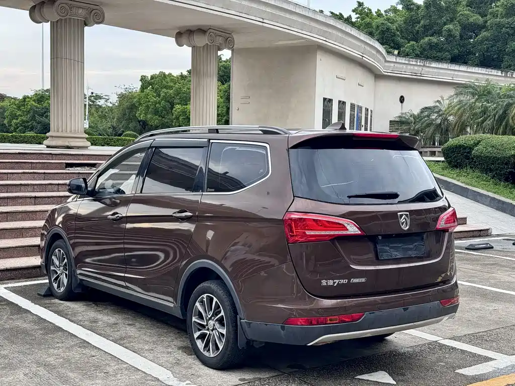 Baojun 730 1.8 L iAMT Premium 7-seat