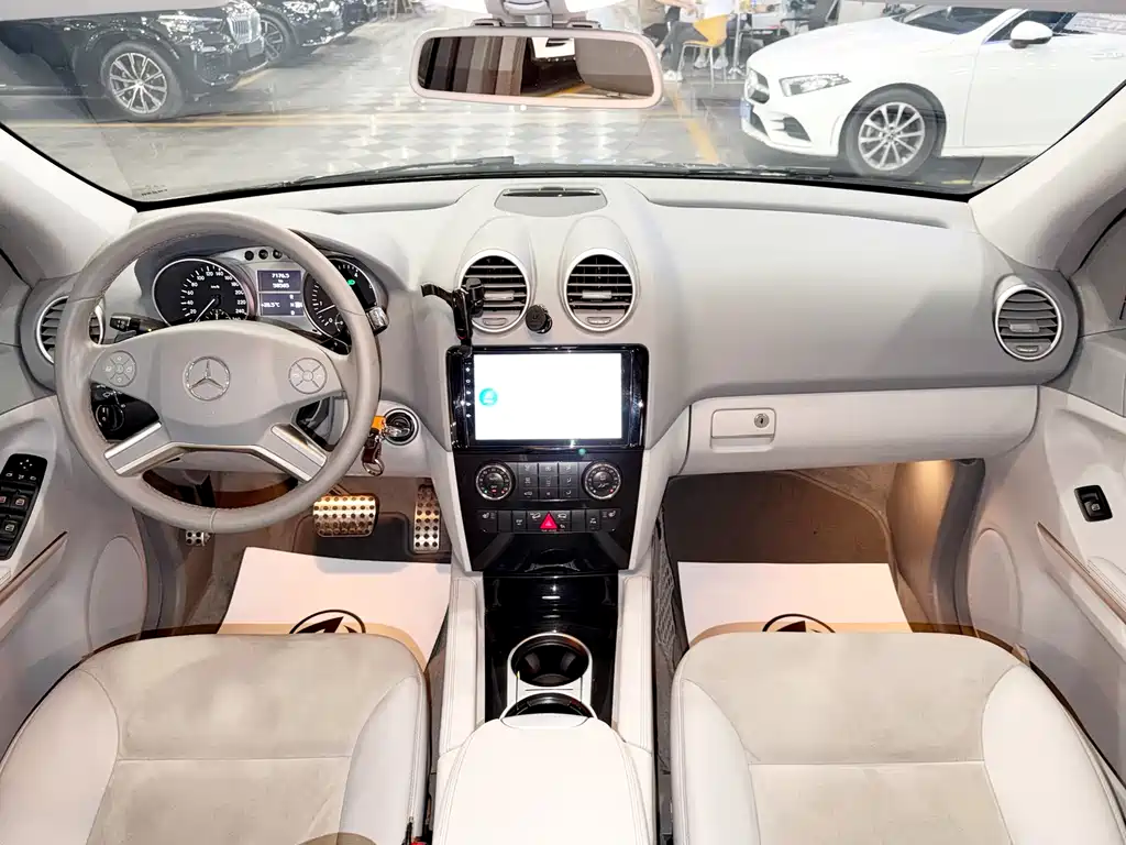 Mercedes-Benz M-Class ML 300 4 MATIC