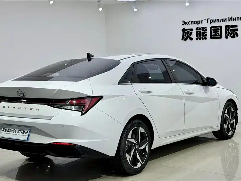 Elantra 1.5 L CVT LUX Distinguished