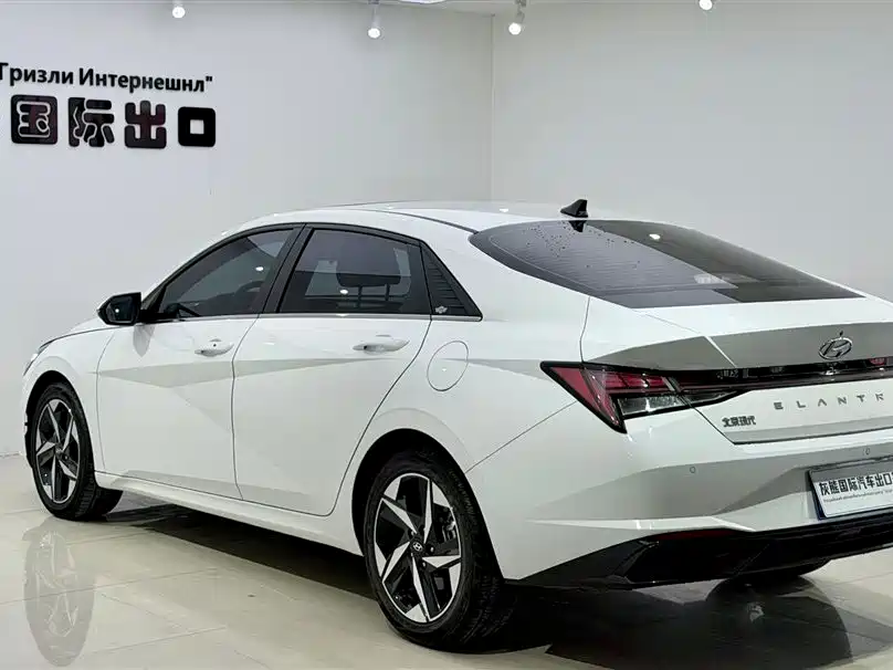 Elantra 1.5 L CVT LUX Distinguished