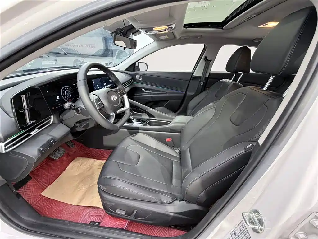 Elantra 1.5 L CVT LUX Distinguished