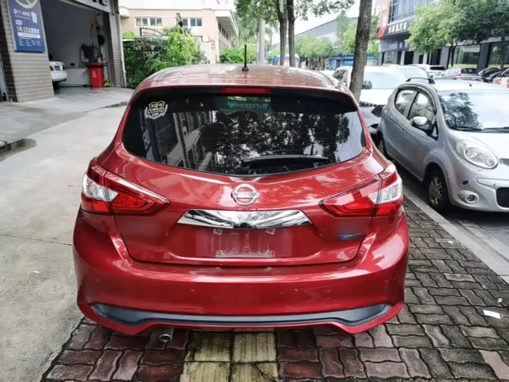 Tiida 1.6 L CVT Smart Travel