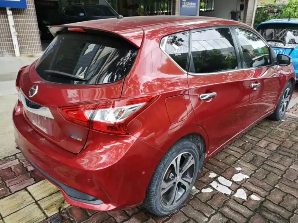 Tiida 1.6 L CVT Smart Travel