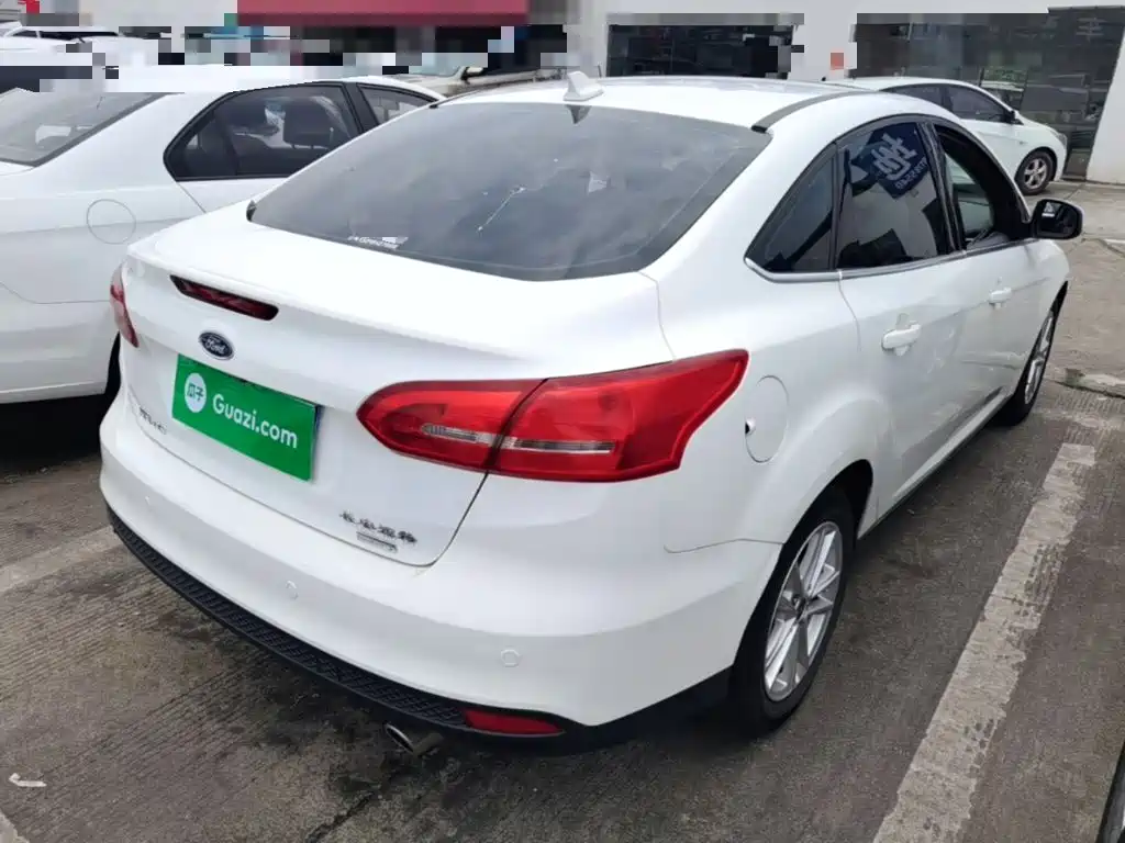 Focus Sedan EcoBoost 180 Auto Elite
