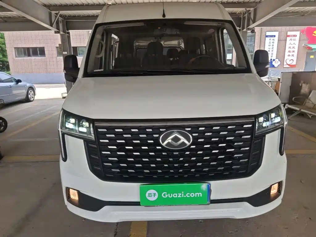 Xintu V80 新途V80 2024款 傲运通 6 MT 长轴中顶127 Ps 6/7/8/9座