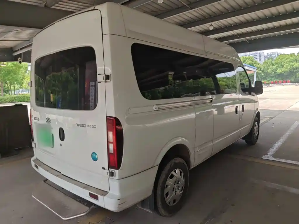 Xintu V80 新途V80 2024款 傲运通 6 MT 长轴中顶127 Ps 6/7/8/9座