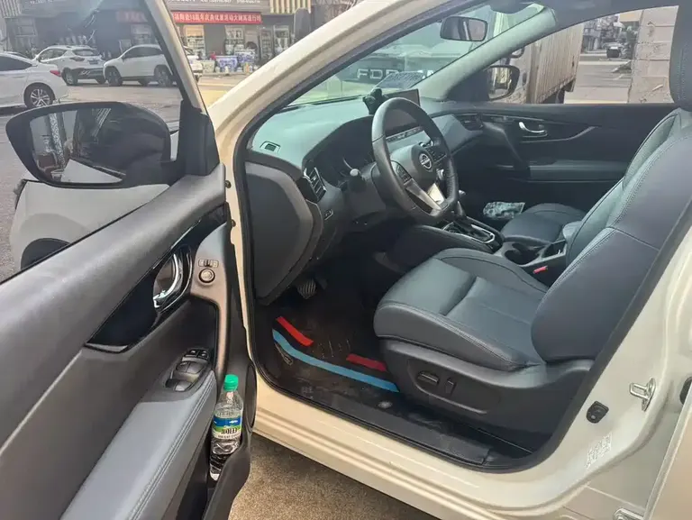 Nissan Qashqai Honor 2.0 L CVT XV+ Leading