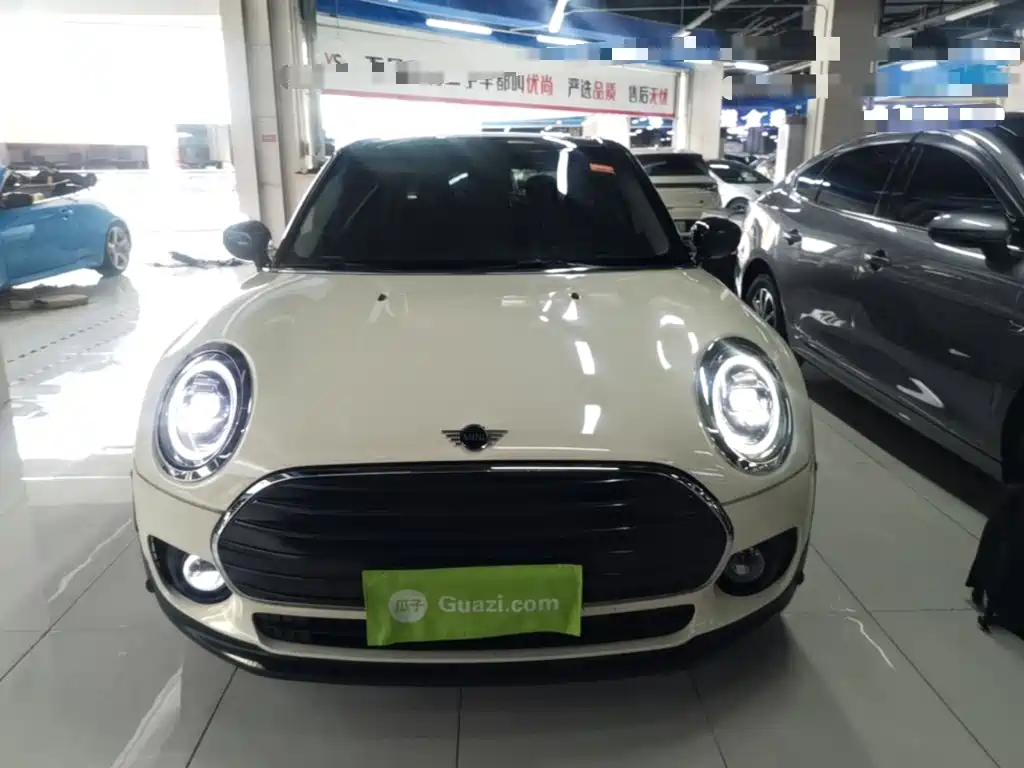 MINI CLUBMAN 1.5 T COOPER Connoisseur