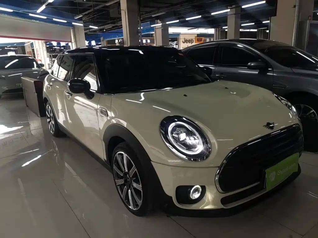 MINI CLUBMAN 1.5 T COOPER Connoisseur