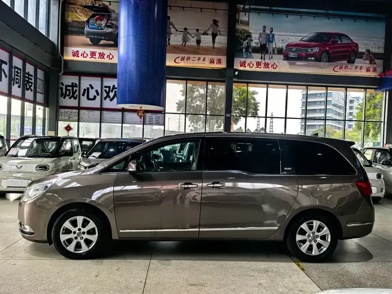 Buick GL8 3.0 L XT Luxury Business Flagship