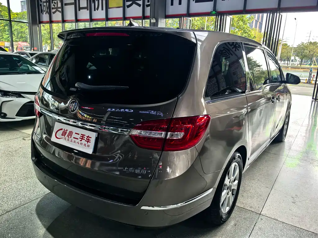 Buick GL8 3.0 L XT Luxury Business Flagship