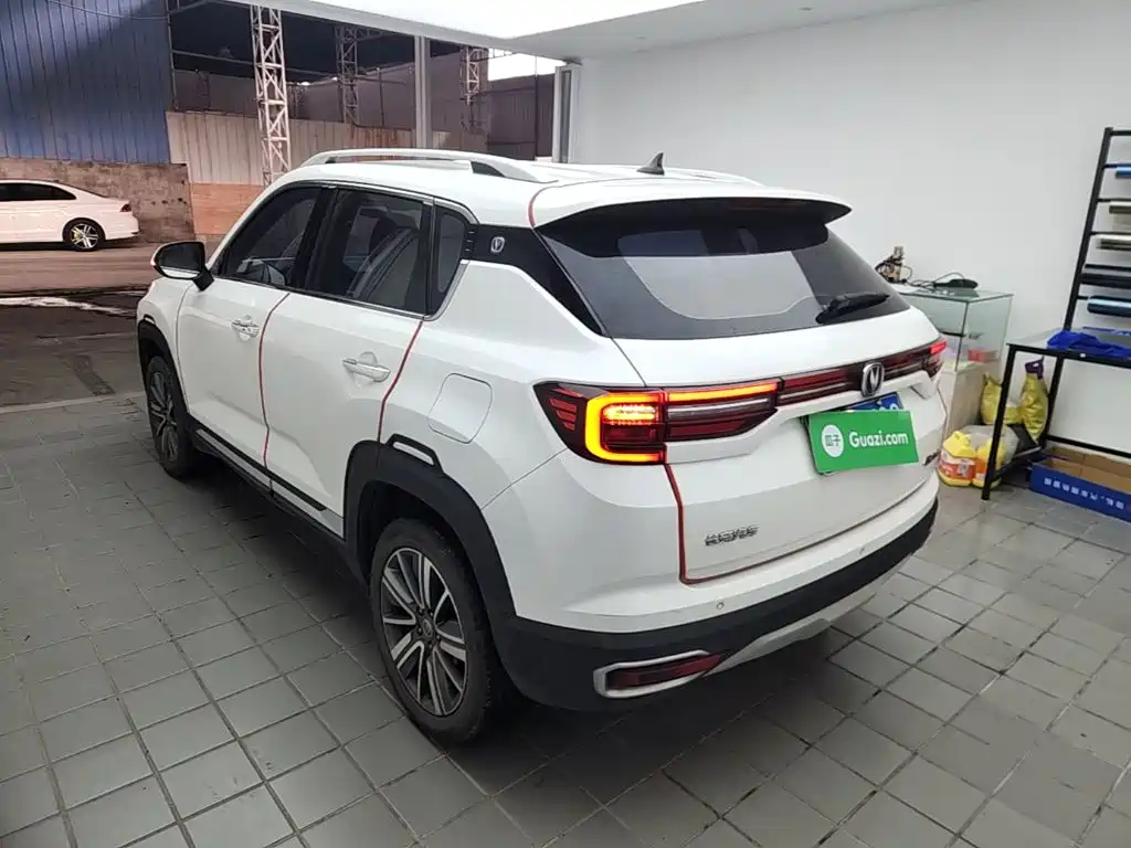 Changan CS35 PLUS 长安CS35 PLUS 2019款 1.6 L 手动酷联版