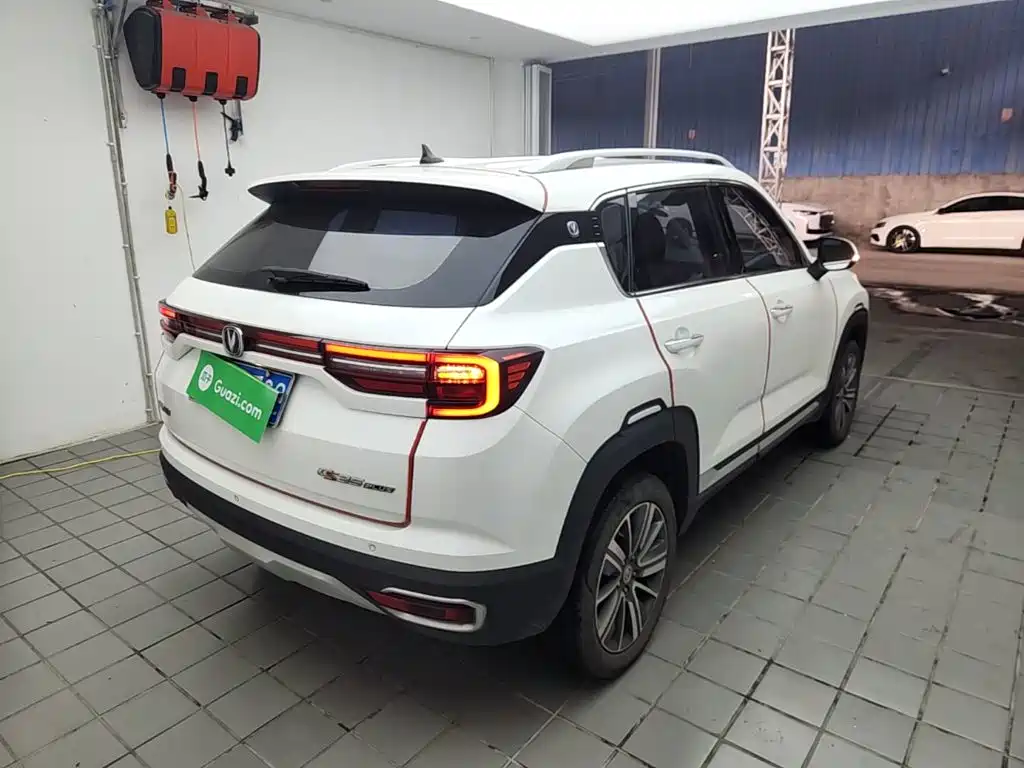 Changan CS35 PLUS 长安CS35 PLUS 2019款 1.6 L 手动酷联版