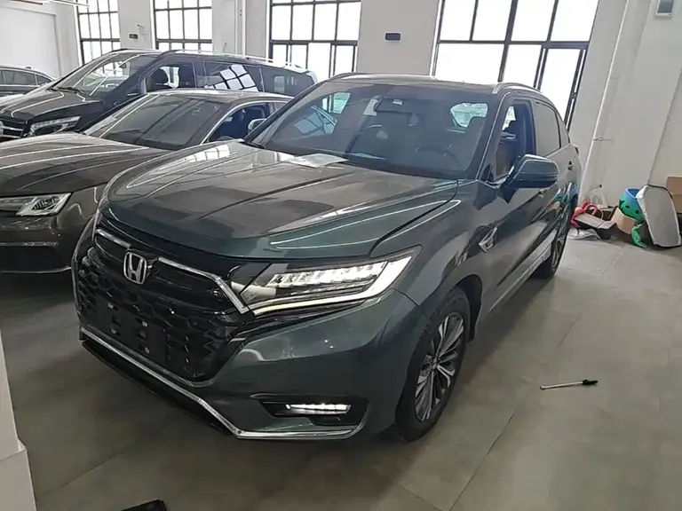 Honda UR-V 370 TURBO 2 WD Graceful