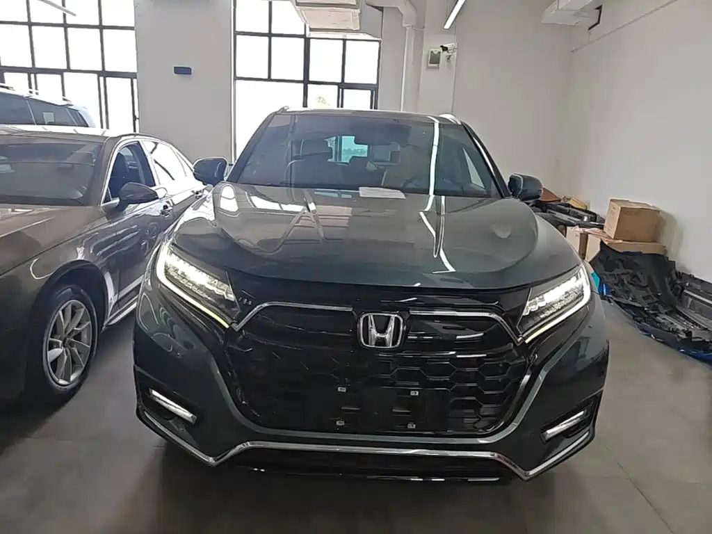 Honda UR-V 370 TURBO 2 WD Graceful