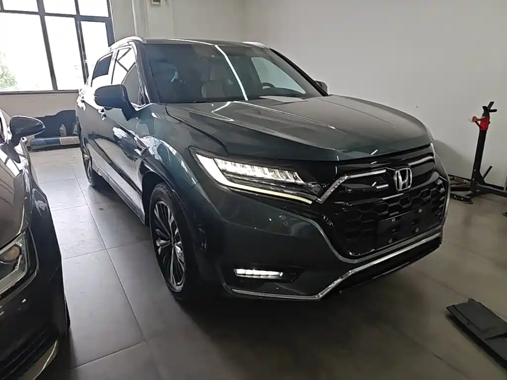 Honda UR-V 370 TURBO 2 WD Graceful