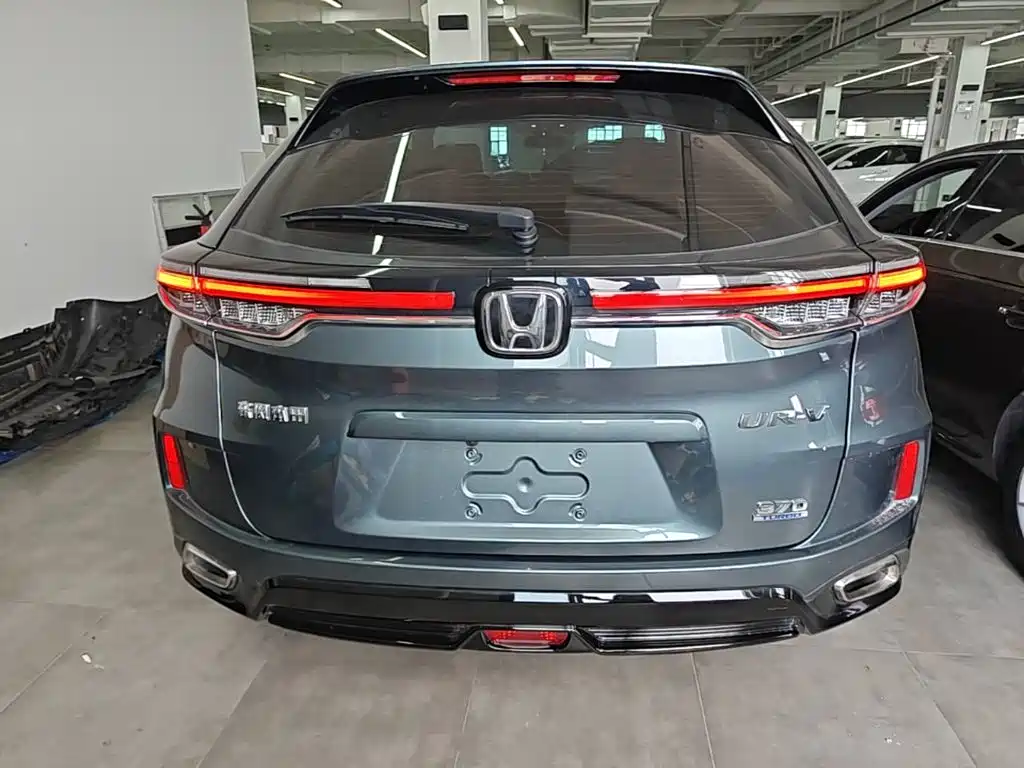 Honda UR-V 370 TURBO 2 WD Graceful
