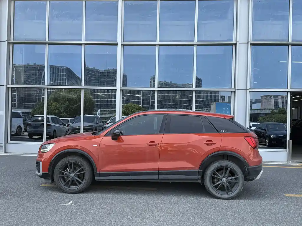 Audi Q2 L 35 TFSI Launch Exclusive CN-VI