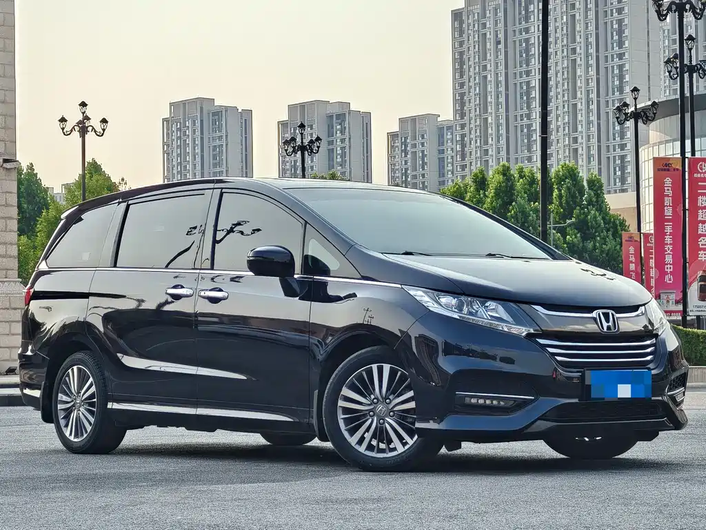 Odyssey 2.4 L Luxury