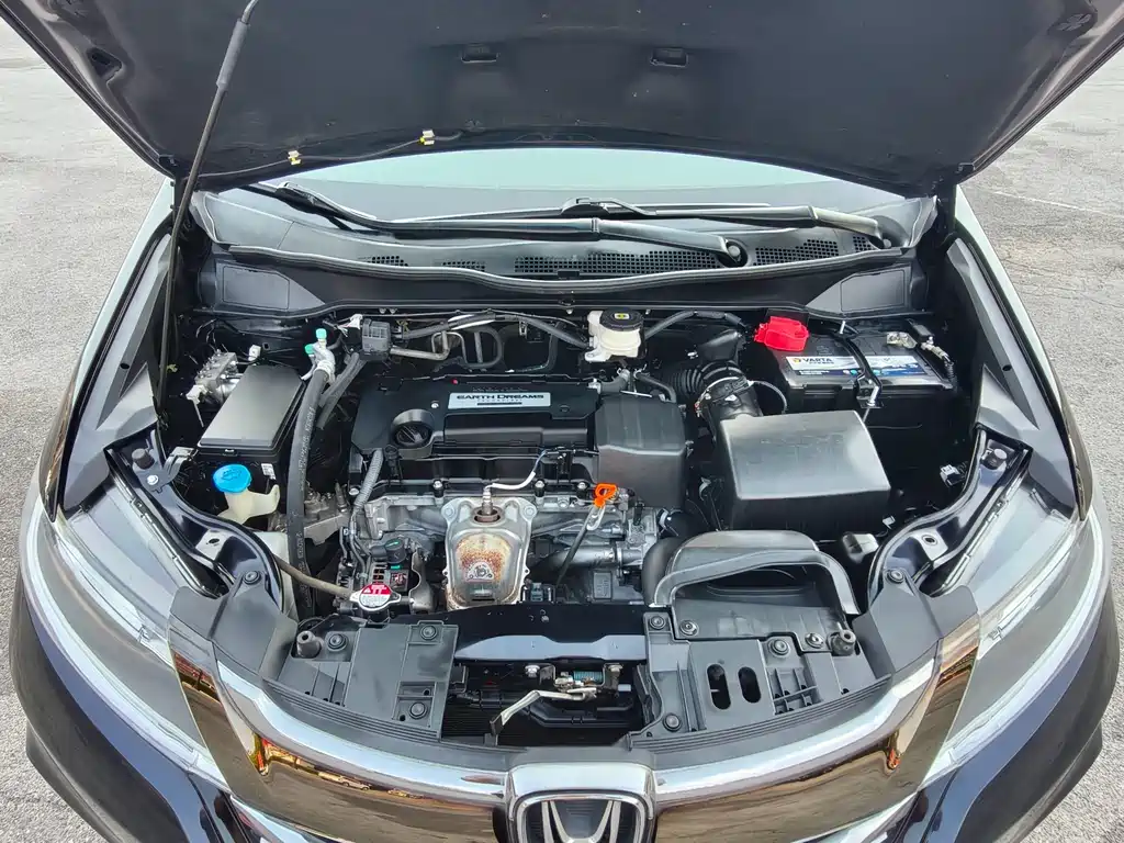 Odyssey 2.4 L Luxury