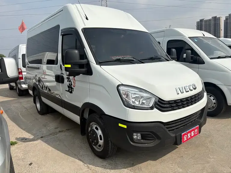 IVECO Daily 依维柯欧胜 2021款 2.0 T 手动超瑞长轴短悬高顶手动门F1 A