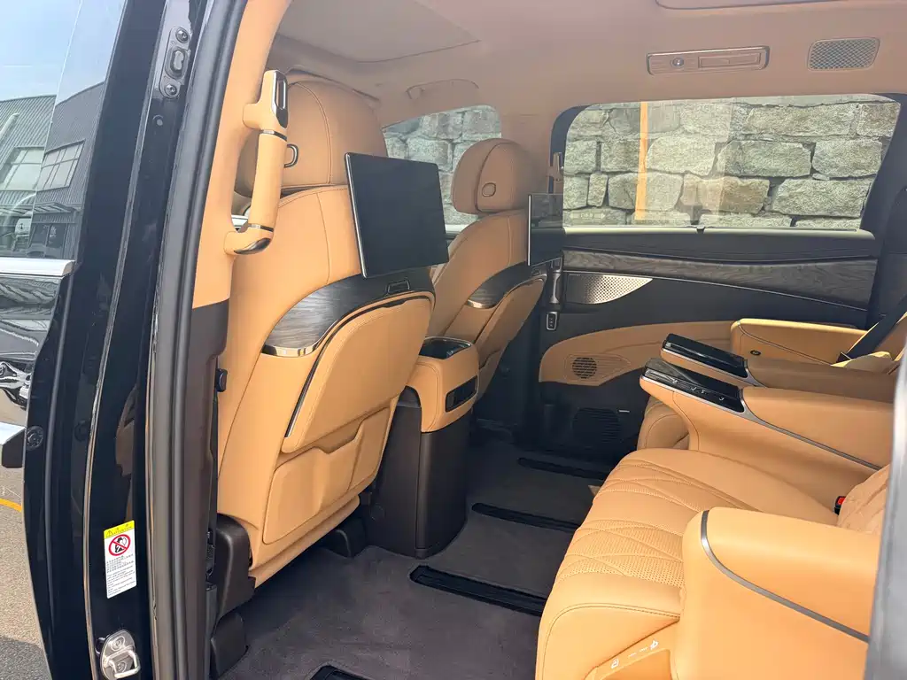 Denza D9 DM-i Smart Drive 1020 4 WD Honored
