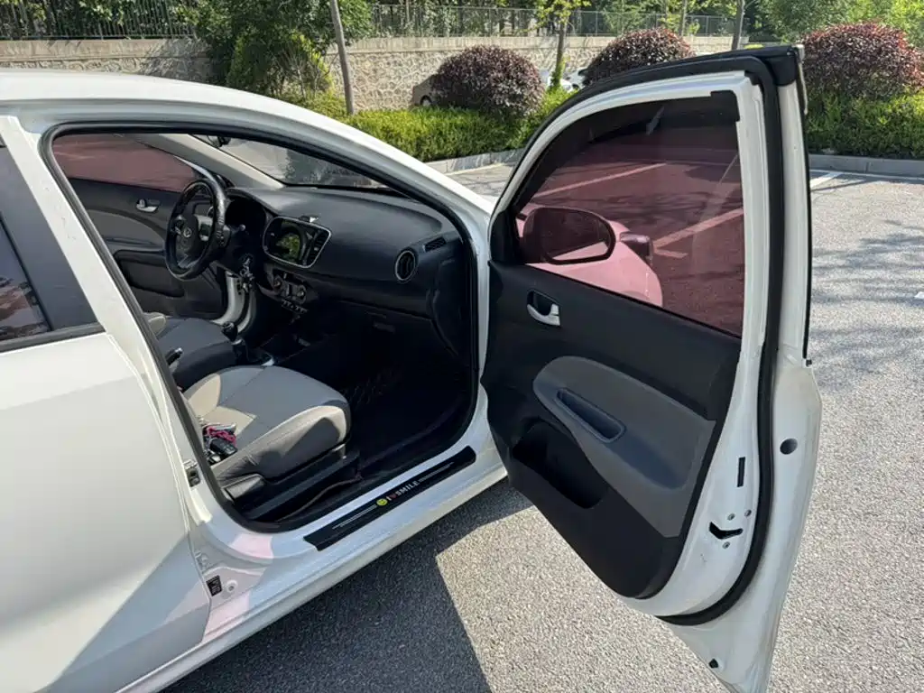Versa 1.4 L Manual Smart Enjoyment Value CN-VI