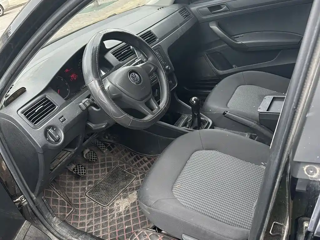 Santana 1.5 L Manual Style CN-V