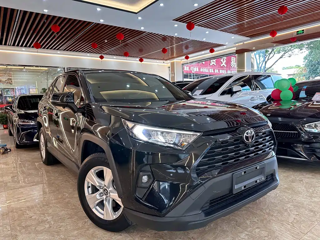 RAV4 2.0 L CVT 2 WD Urban